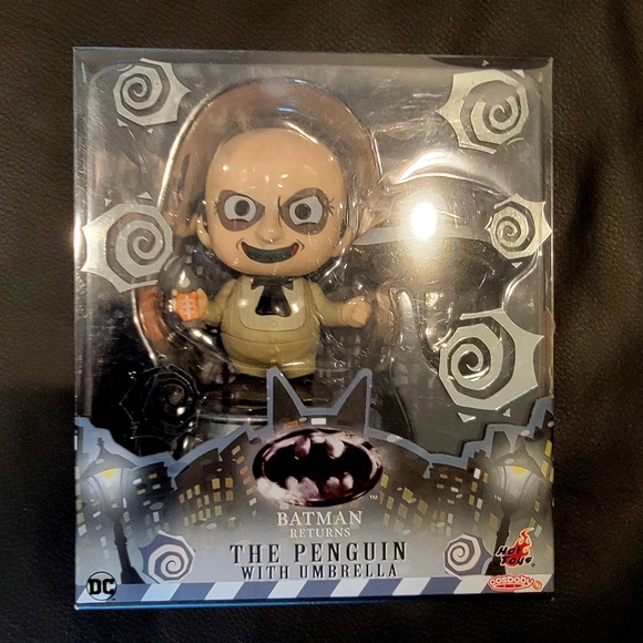 Hot Toys Cosbaby Batman Returns Movie Penguin with Umbrella - Picture 3 of 9